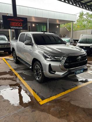 TOYOTA HILUX 2.8 D-4D TURBO DIESEL CD SRX 4X4 AUTOMÁTICO